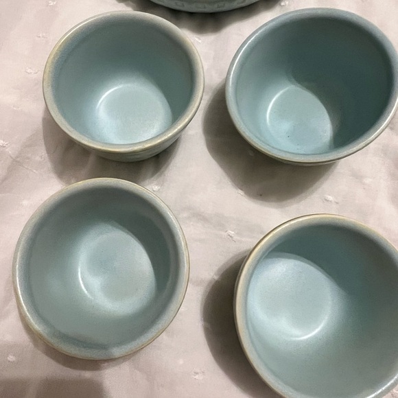 Pier 1 Teapot with Bamboo Handle Light Blue Stoneware Lidded Pot & 4 teacups - Picture 4 of 5